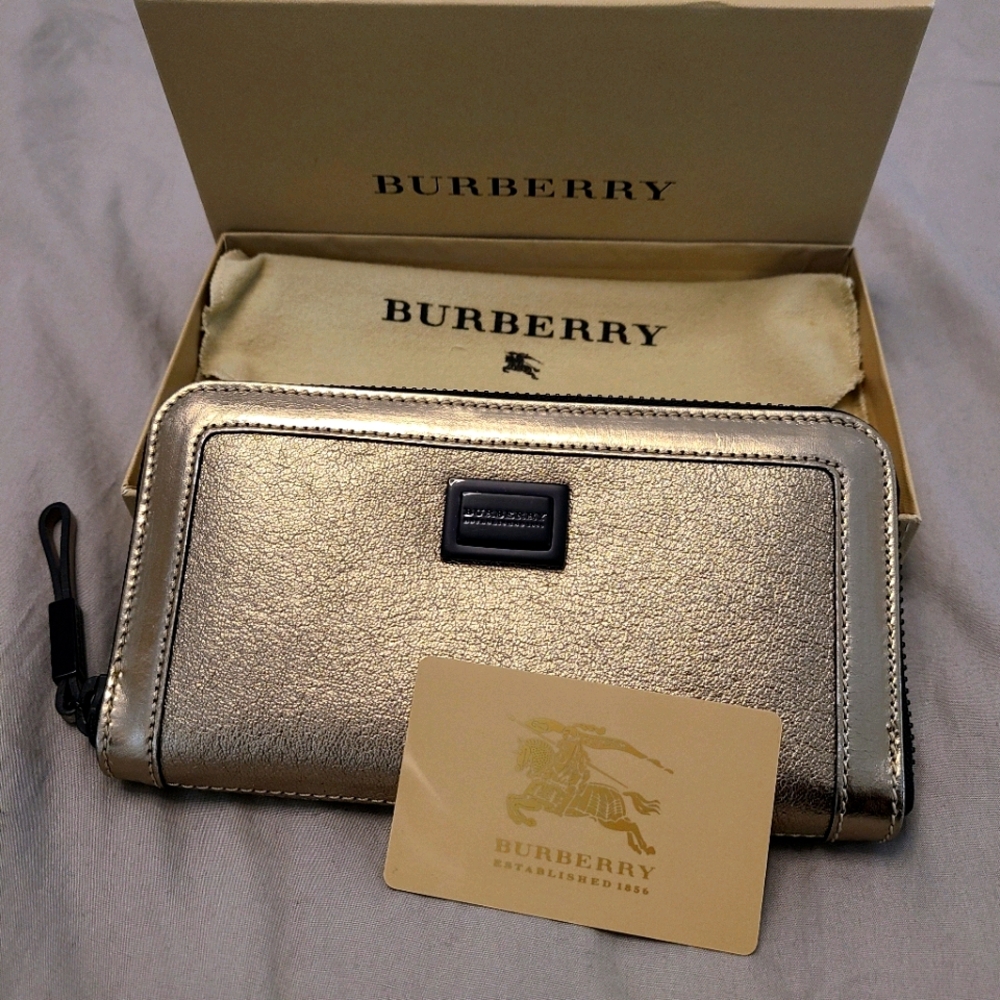Burberry Metallic Gold Leather Ziggy wallet